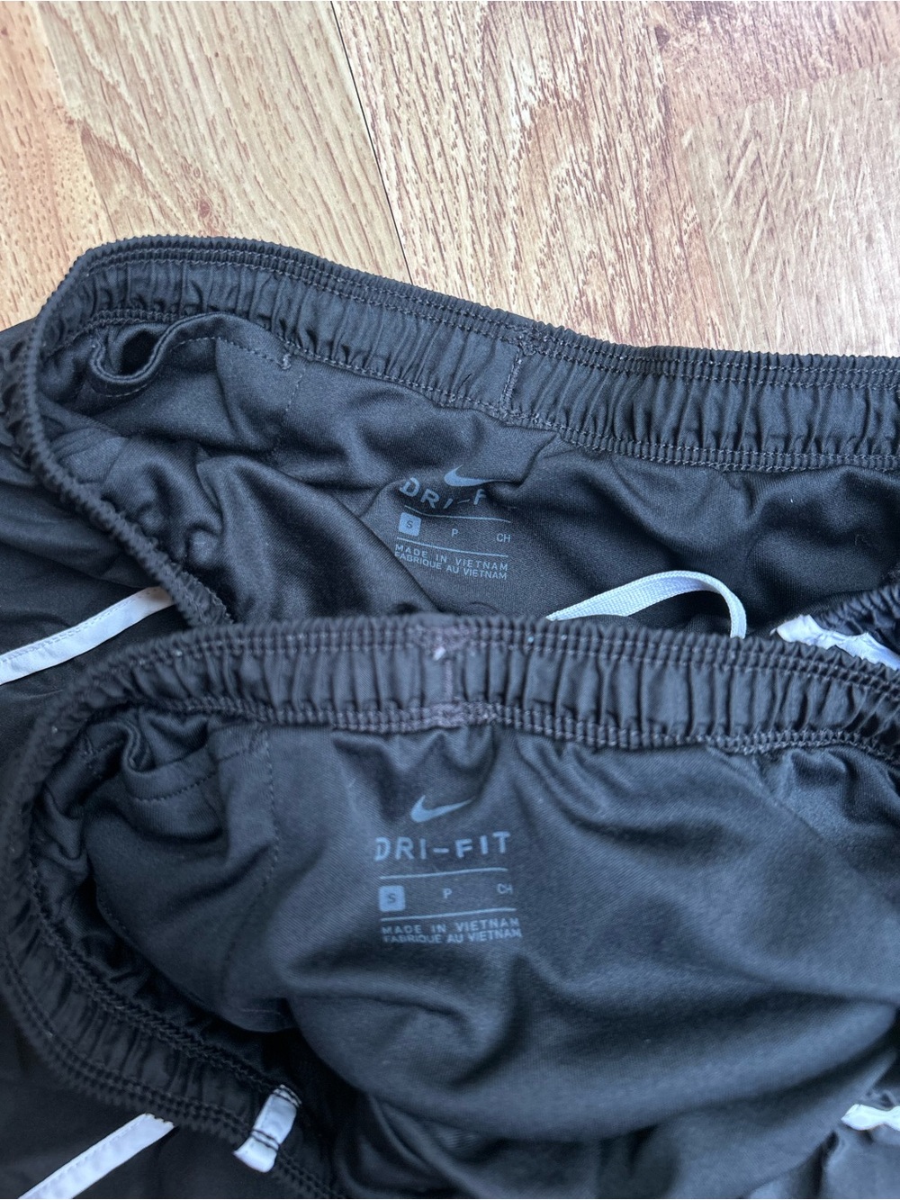 Girls Nike Shorts Size Small - Picture 2 of 3